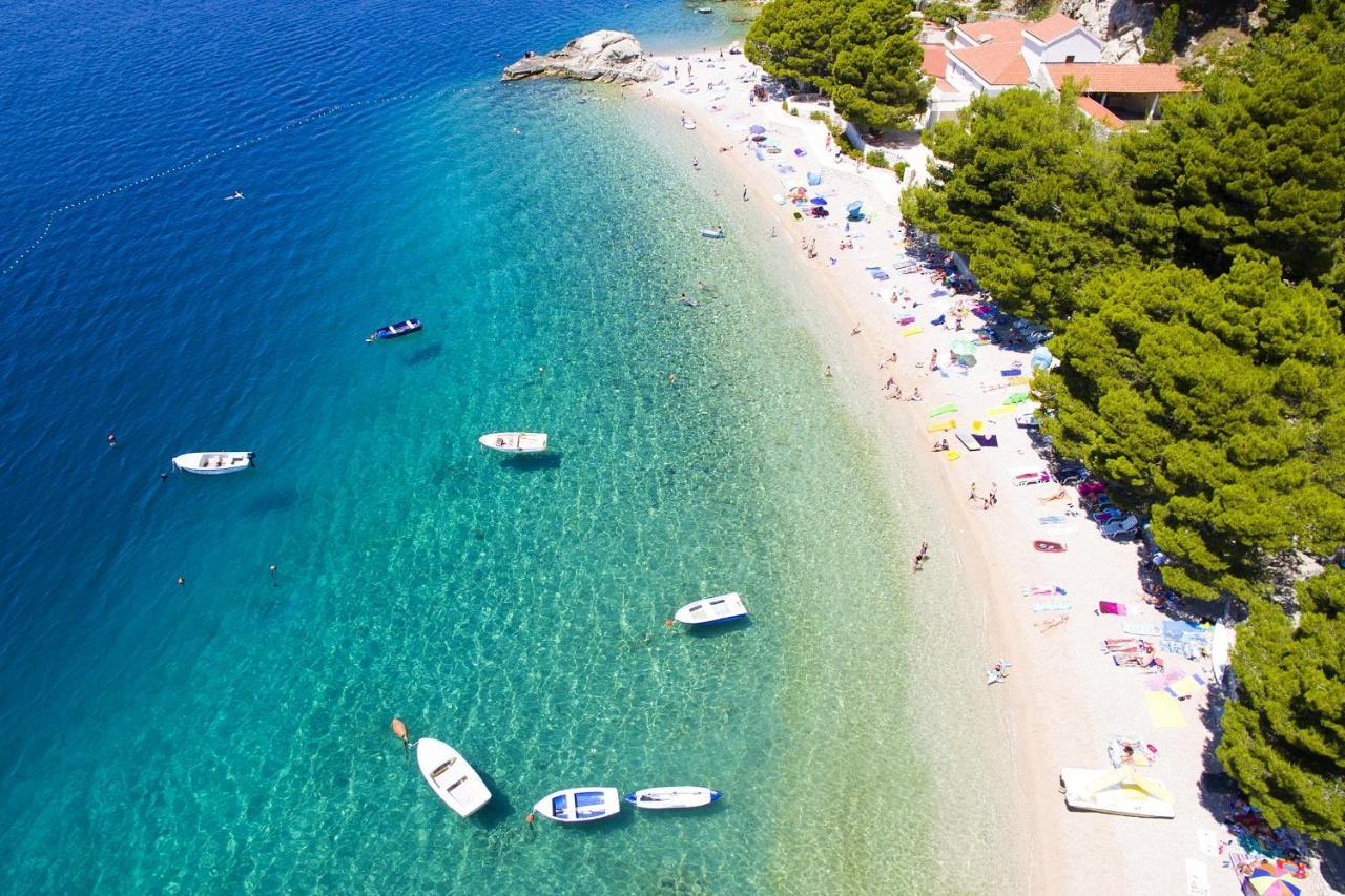 Apartments With A Parking Space Brela, Makarska - 11687 المظهر الخارجي الصورة