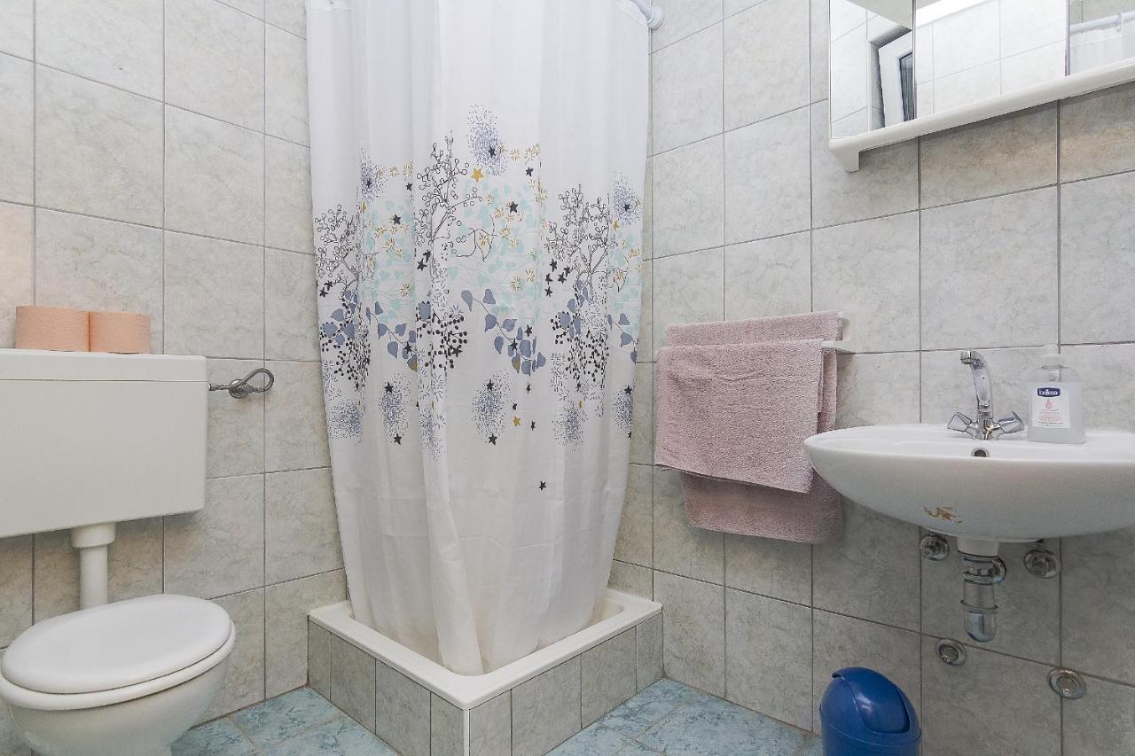 Apartments With A Parking Space Brela, Makarska - 11687 المظهر الخارجي الصورة
