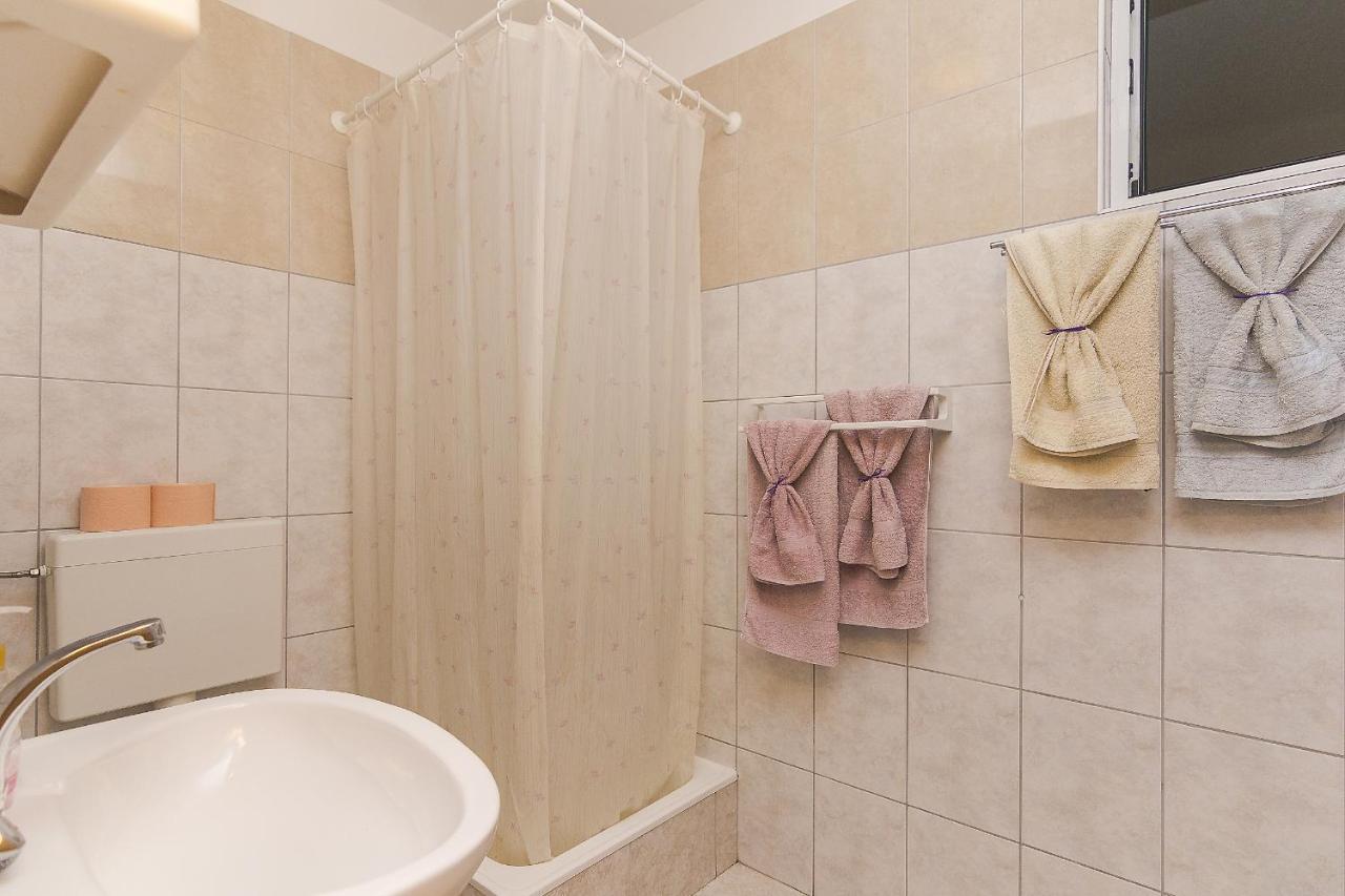 Apartments With A Parking Space Brela, Makarska - 11687 المظهر الخارجي الصورة