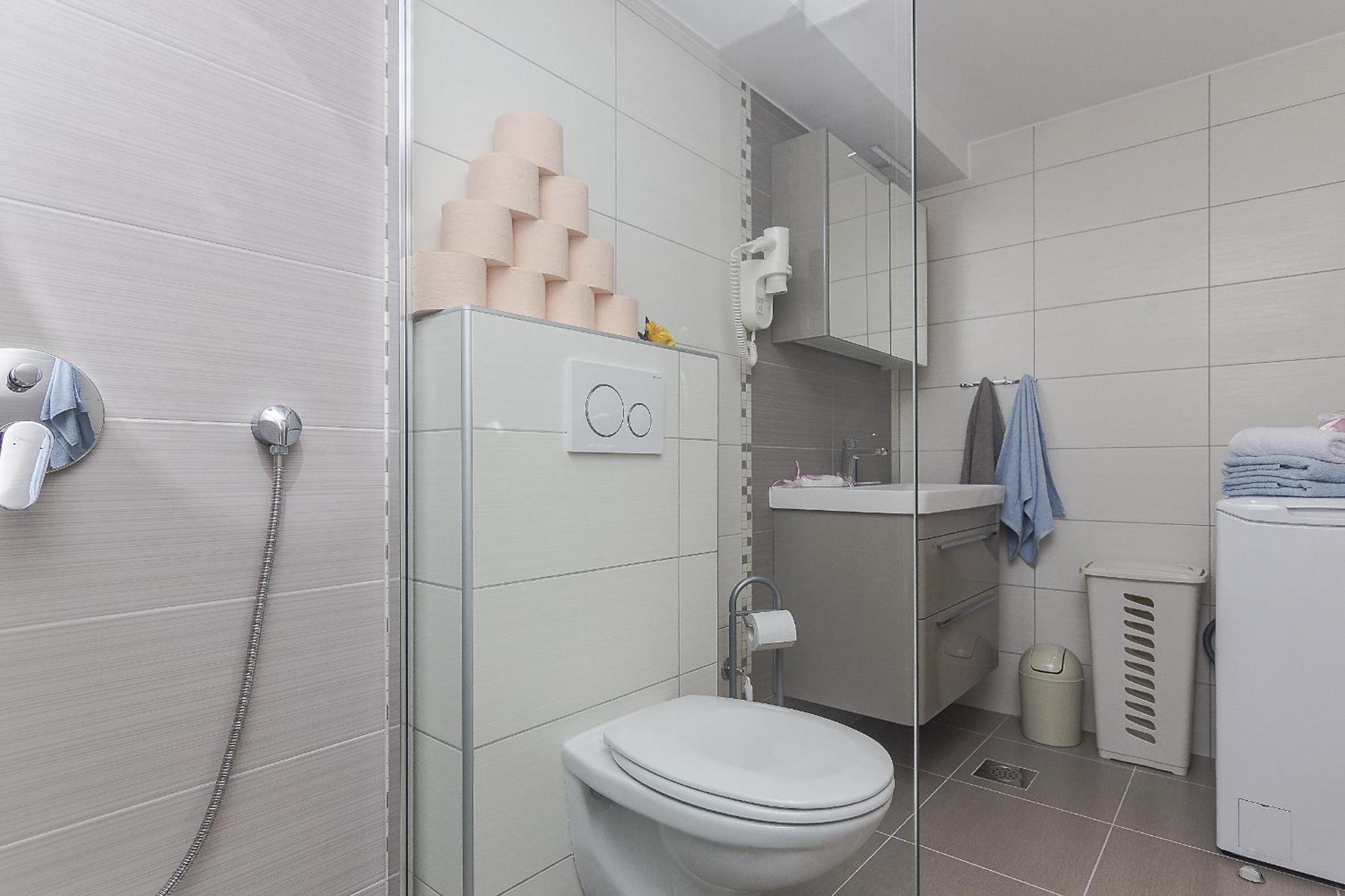 Apartments With A Parking Space Brela, Makarska - 11687 الغرفة الصورة